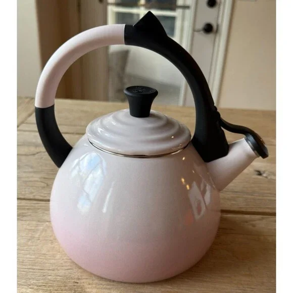 Le Creuset  Enamel On Steel Oolong Tea Kettle w/o Max Line 1.6 qt Shell Pink NEW - Picture 6 of 13